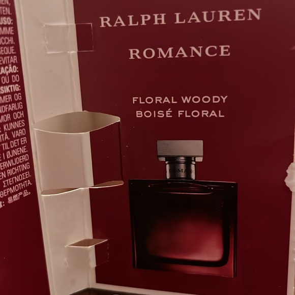 Ralph Lauren Romance Eau de parfum.04 fl oz - Picture 4 of 5